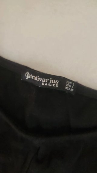 Top negro nudo Stradivarius