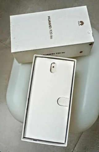 Caja smartphone Huawei P20 Lite.