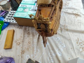 Maqueta de barco de madera