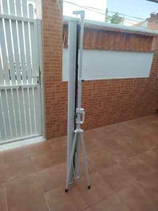 Pantalla Proyector Portátil con Patas