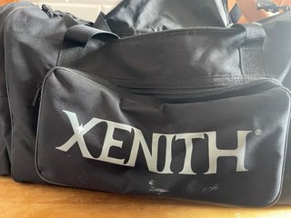 Bolsa de deporte Xenith negra