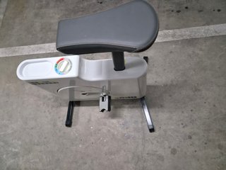 Bicicleta Estática BH Kube Bike YF100
