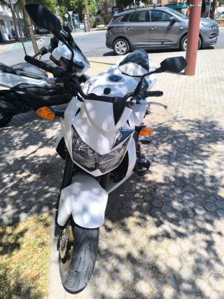 Kawasaki Z750 Blanca muy cuidada tan solo 24.000 k