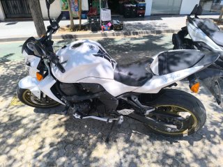 Kawasaki Z750 Blanca muy cuidada tan solo 24.000 k
