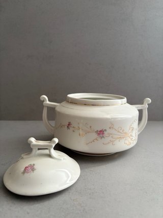 Set di porcellana antica floreale