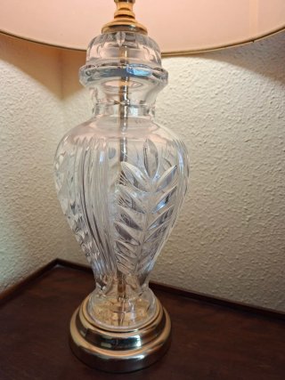 Lámpara de mesa cristal y tulipa rosa