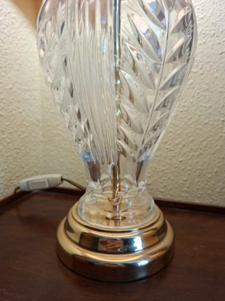 Lámpara de mesa cristal y tulipa rosa