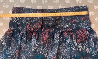 Minigonna floreale con laccetto