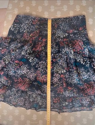 Minigonna floreale con laccetto