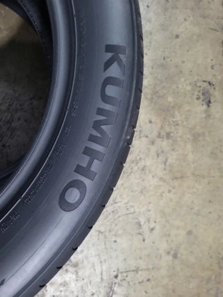 2 Neumáticos 235/50 R19 Kumho