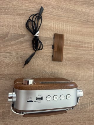 Radio Tibret Vintage Madera y Plata.