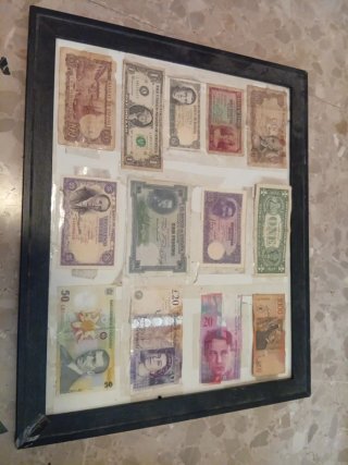 Billetes antiguos: Pesetas y otros países