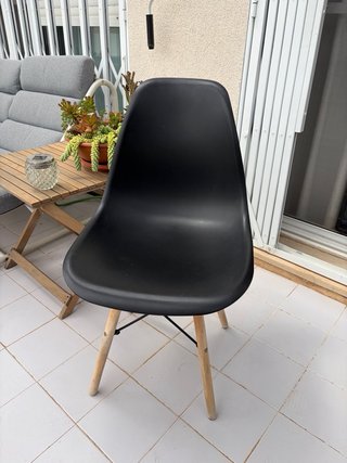 Silla Diseño Nórdico Eames Negra