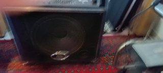 Ampeg B2 y Yorkville XS400 Amplificadores