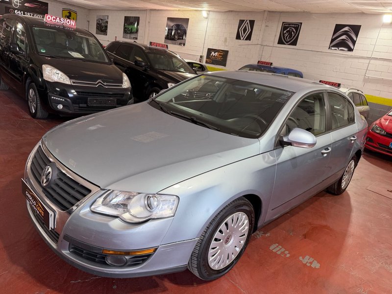 Volkswagen Passat 2006 - foto 1