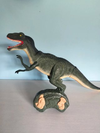 Figura Dinosaurio T-Rex. Jurassic World y regalo