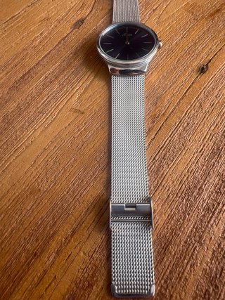 Reloj Lotus Malla Plateada Esfera Negra