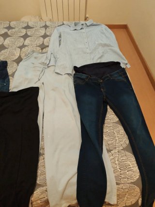 Ropa premamá: pantalones y partes de arriba