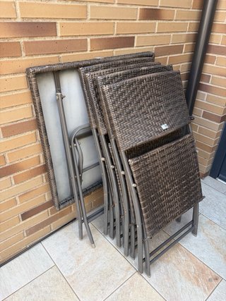Conjunto mesa y 4 sillas jardín ratán