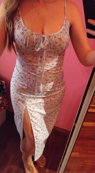 Vestido midi floral azul con lazada