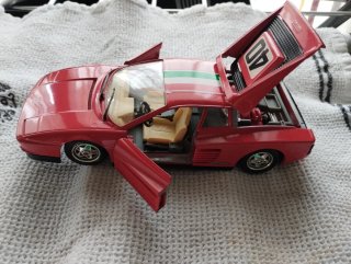 Modellino Ferrari testa rossa