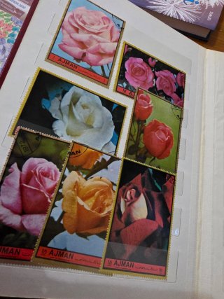 Lotto Francobolli Ajman Rose