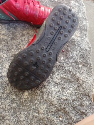 Zapatillas de fútbol rojas talla 34 y medio
