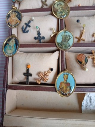 Lote Cruces y Vírgenes