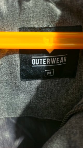Chaqueta acolchada gris talla M.