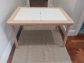 Mesa infantil madera con cajón y pizarra