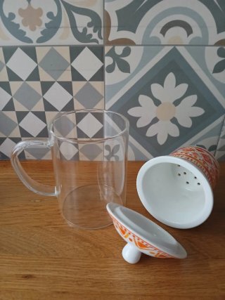 Taza de cerámica y cristal con filtro