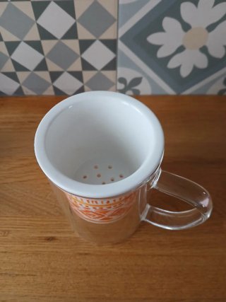 Taza de cerámica y cristal con filtro