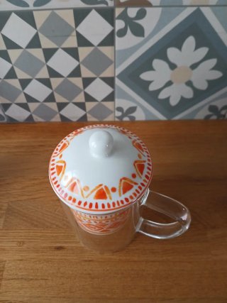 Taza de cerámica y cristal con filtro