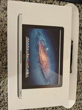 MacBook Pro 13,3 Plata