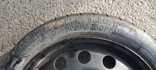 Rueda repuesto Audi A3 125/70R16 y gato elevador