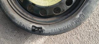 Rueda repuesto Audi A3 125/70R16 y gato elevador