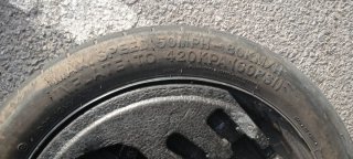 Rueda repuesto Audi A3 125/70R16 y gato elevador