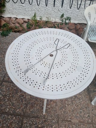 2 Parrillas y Tenaza para Barbacoa