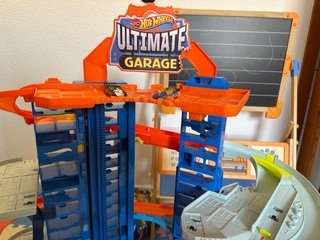 GARAJE DEFINITIVO HOTWHEELS + 2 coches
