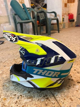 Casco Airoh Enduro y Gafas Thor