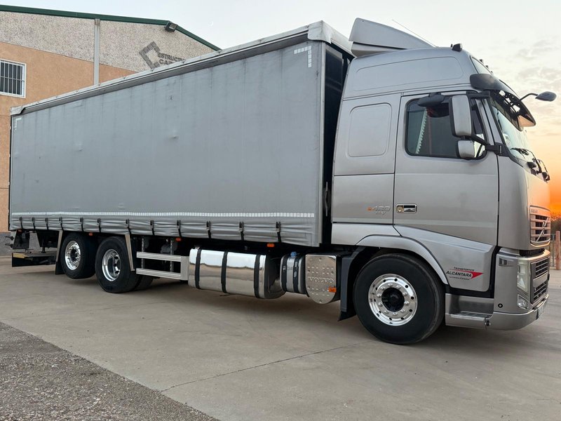Volvo F13 420 - foto 1