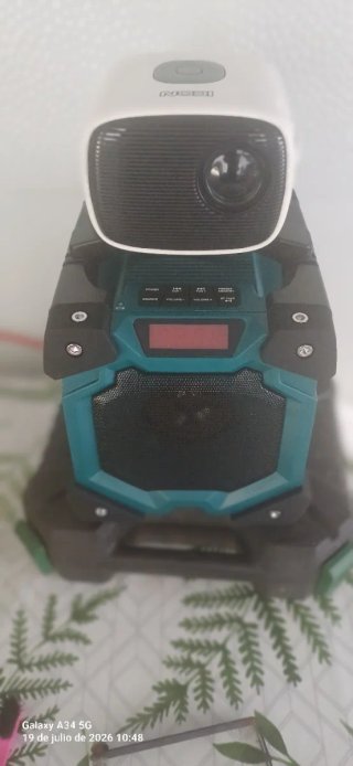 Proyector ICON Cine en Casa 1080P + altavoces