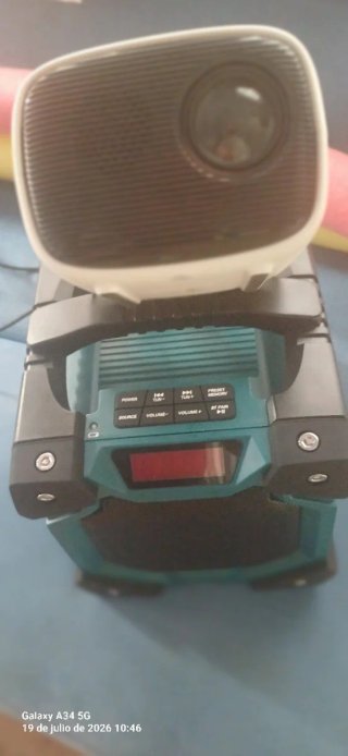 Proyector ICON Cine en Casa 1080P + altavoces