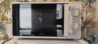 Microondas, nevera y congelador. Se vende separado