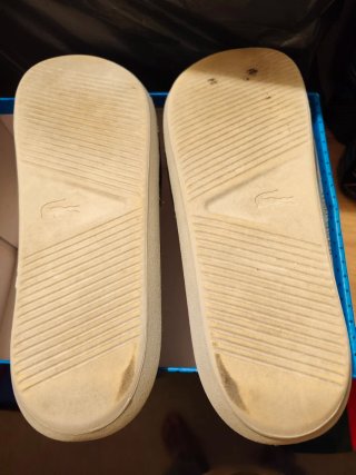 Chanclas Lacoste Blancas y Rojas