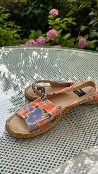 Sandalias de diseño Uniqlo Marimekko  Flores
