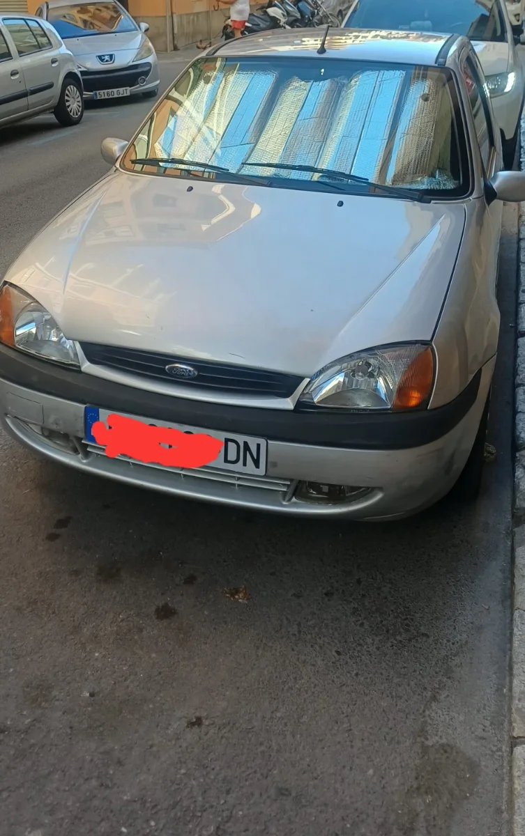 Ford Fiesta 2000 - foto 1