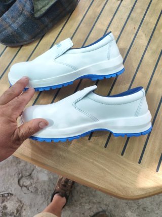 Zapatos de trabajo ROBUSTA blancos