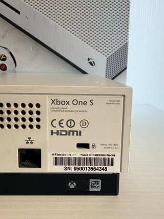 Xbox One S 512GB + Controller Pulse Red + 3 Giochi