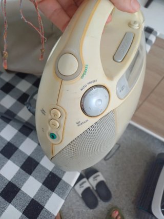 Aiwa CSD-P1 Radio CD Portátil Beige